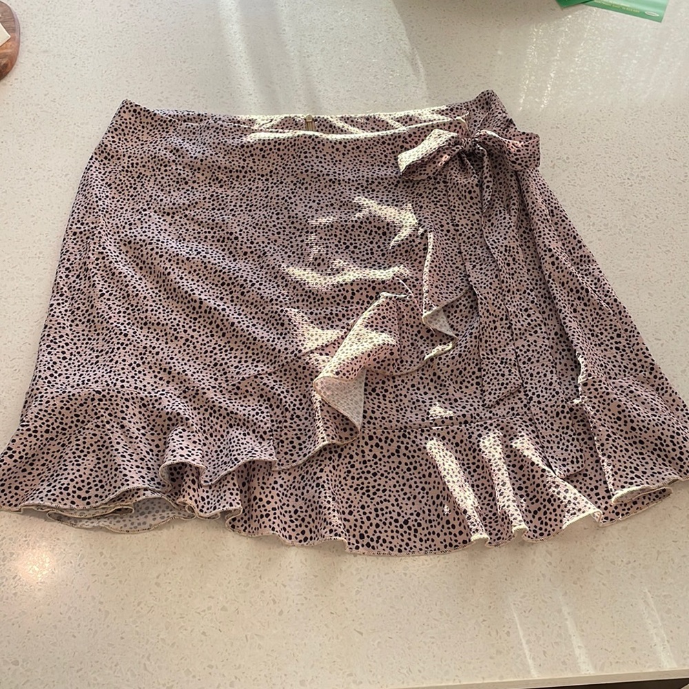 Cheetah mini skirt with bow and detailing